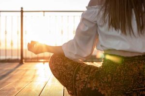 Fördelarna med meditation för sinnet och hur det minskar stress och ökar fokus